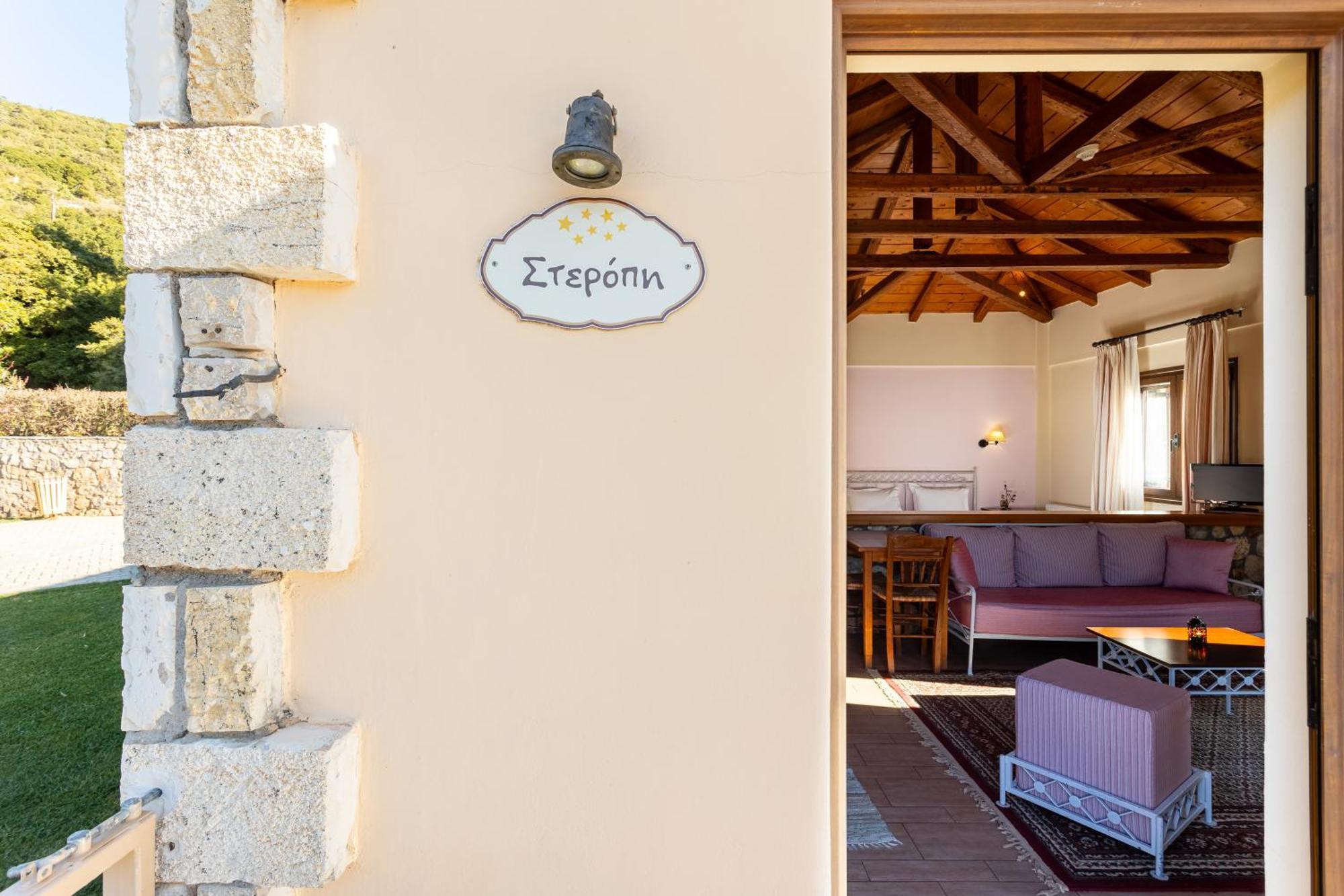 Pleiades Studios All Season Gems - Korinthos Stone Retreats Kalianoi Bagian luar foto