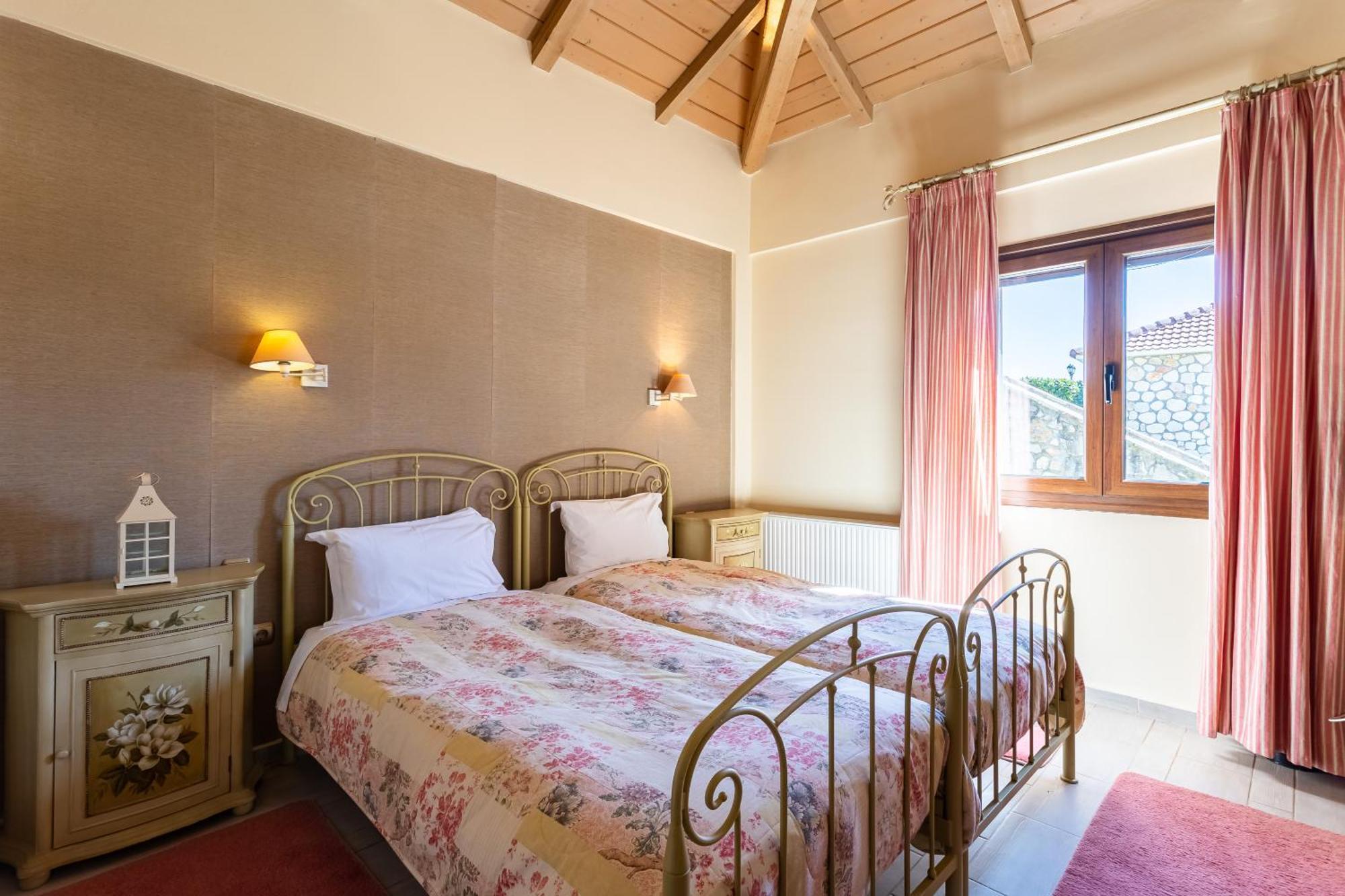 Pleiades Studios All Season Gems - Korinthos Stone Retreats Kalianoi Bagian luar foto